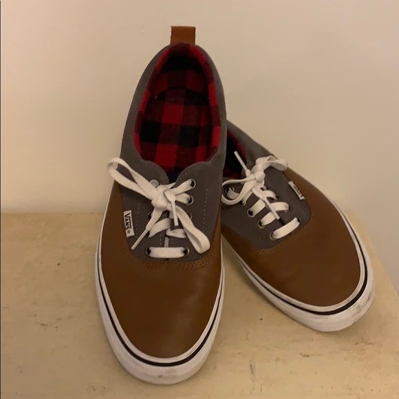 Vans - Picture 2 of 6